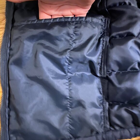 Kid's Uniqlo Light Down Puffer Vest - Picture 4 of 7